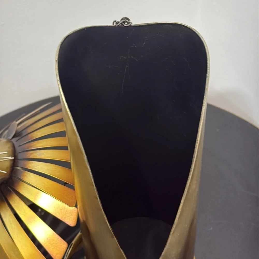 Vintage Pier 1 Gold Metal Lion Single Wine Bottle Holder Stand.